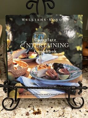 Williams-Sonoma Entertaining Cookbook - Excellent like new condition